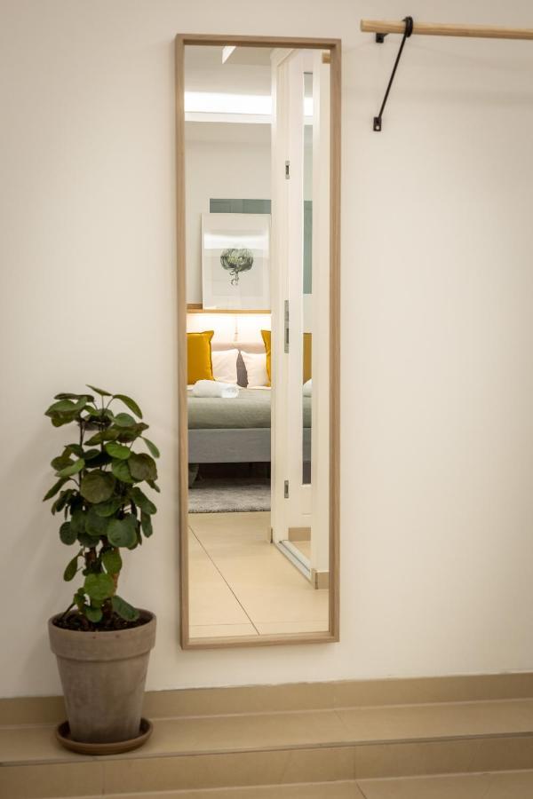 Spacious In Hemholtzkiez Prenzlauer Berg For 8 People Hiddenseer Appartement *